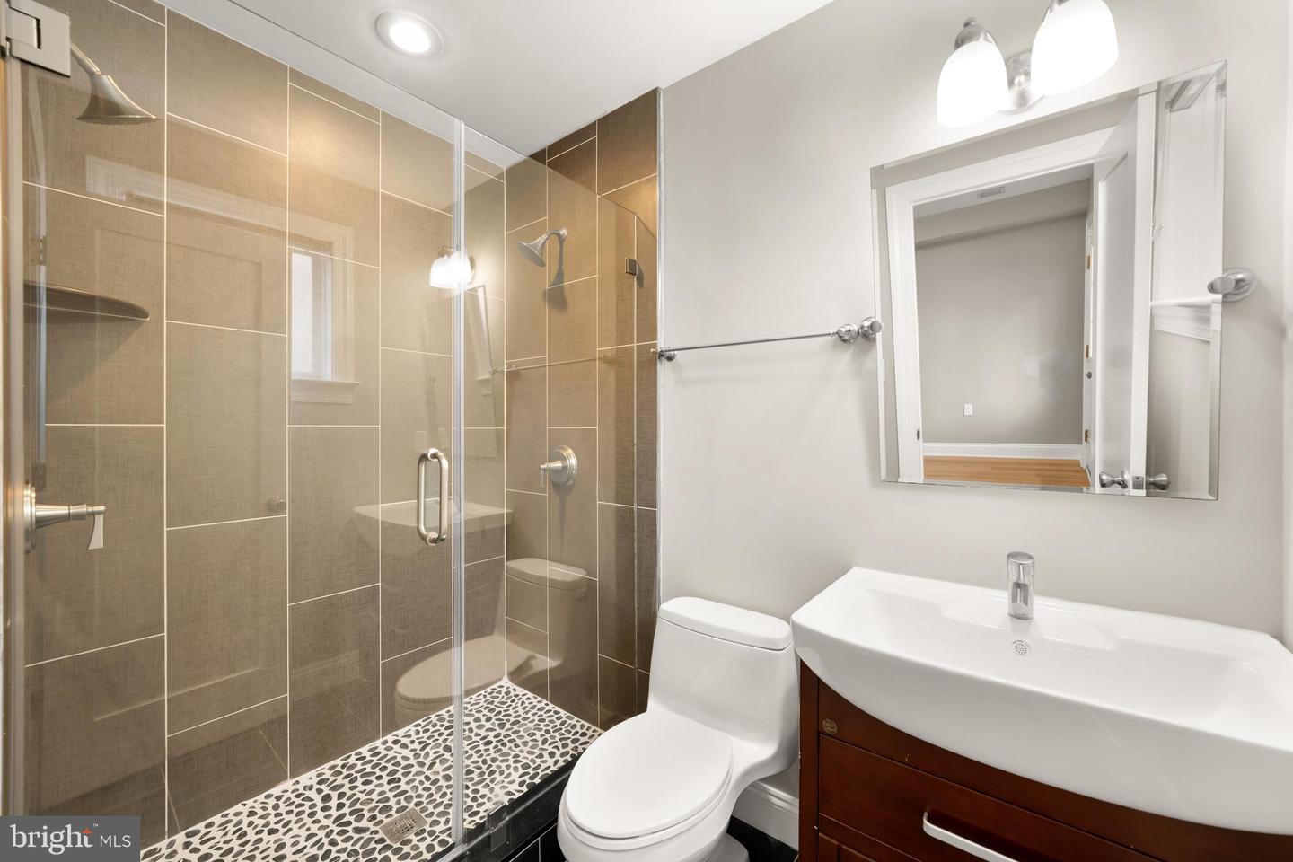 1135 6TH ST NW #1, WASHINGTON, District Of Columbia 20001, 2 Bedrooms Bedrooms, ,2 BathroomsBathrooms,Residential,For sale,1135 6TH ST NW #1,DCDC2233430 MLS # DCDC2233430