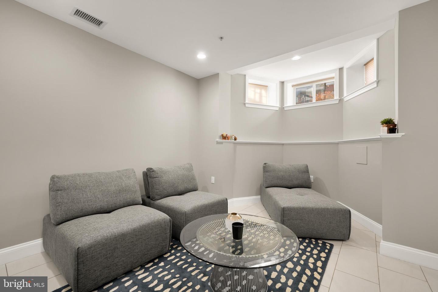 1135 6TH ST NW #1, WASHINGTON, District Of Columbia 20001, 2 Bedrooms Bedrooms, ,2 BathroomsBathrooms,Residential,For sale,1135 6TH ST NW #1,DCDC2233430 MLS # DCDC2233430