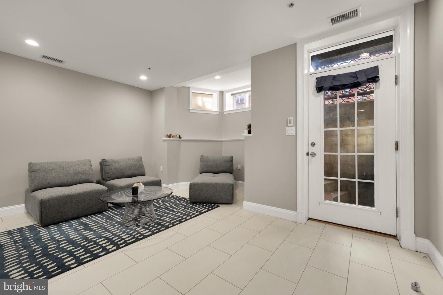 1135 6TH ST NW #1, WASHINGTON, District Of Columbia 20001, 2 Bedrooms Bedrooms, ,2 BathroomsBathrooms,Residential,For sale,1135 6TH ST NW #1,DCDC2233430 MLS # DCDC2233430