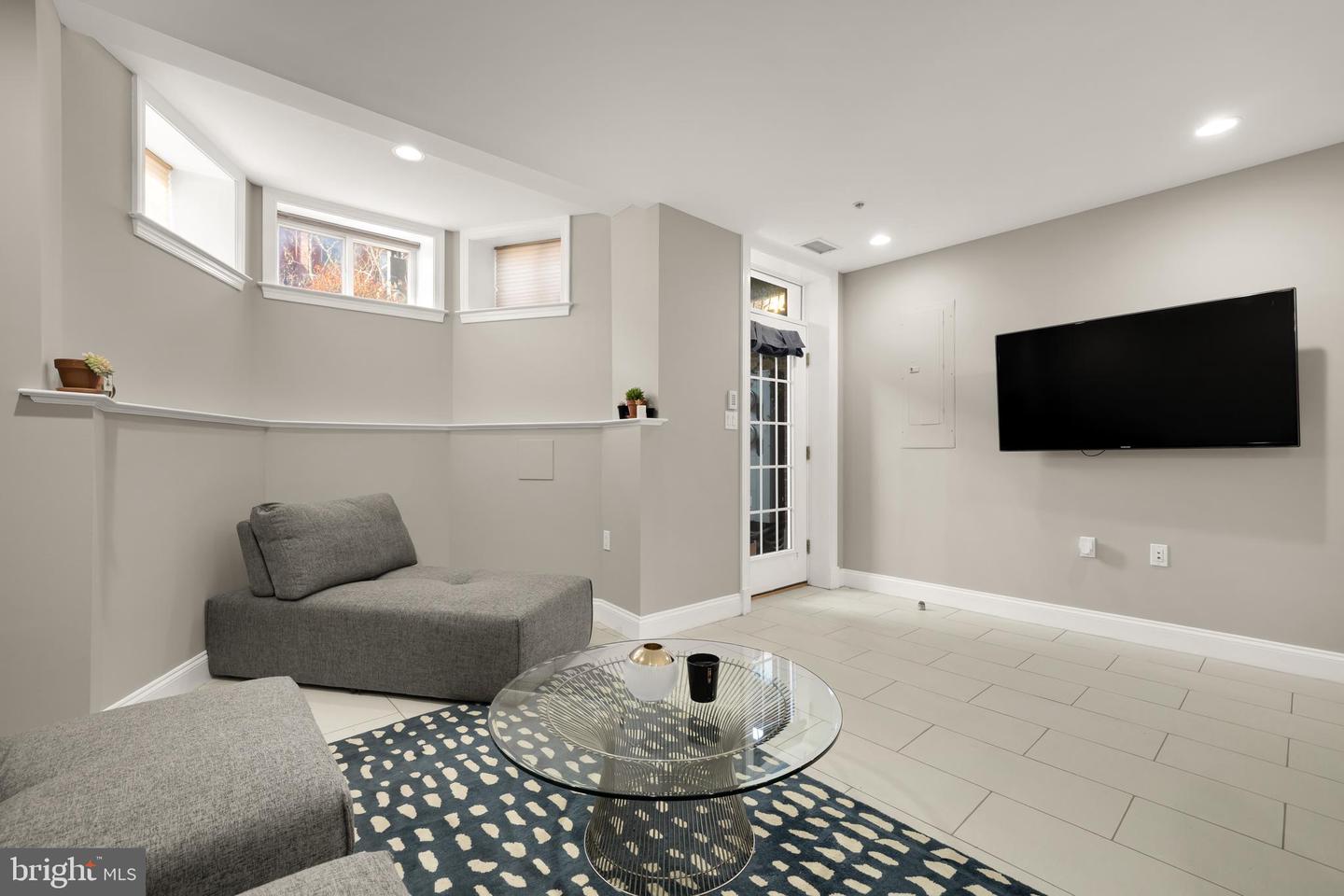 1135 6TH ST NW #1, WASHINGTON, District Of Columbia 20001, 2 Bedrooms Bedrooms, ,2 BathroomsBathrooms,Residential,For sale,1135 6TH ST NW #1,DCDC2233430 MLS # DCDC2233430