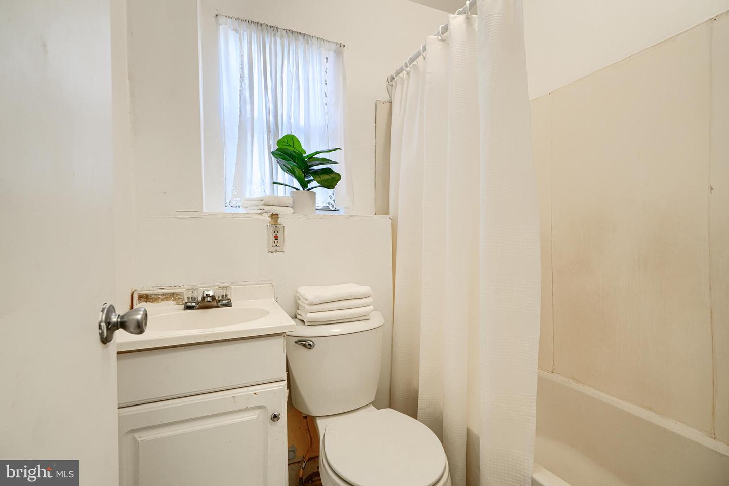 537 42ND ST NE, WASHINGTON, District Of Columbia 20019, 3 Bedrooms Bedrooms, ,3 BathroomsBathrooms,Residential,For sale,537 42ND ST NE,DCDC2233506 MLS # DCDC2233506