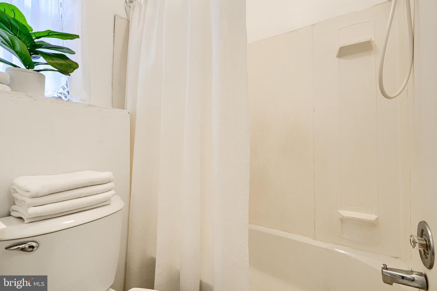 537 42ND ST NE, WASHINGTON, District Of Columbia 20019, 3 Bedrooms Bedrooms, ,3 BathroomsBathrooms,Residential,For sale,537 42ND ST NE,DCDC2233506 MLS # DCDC2233506