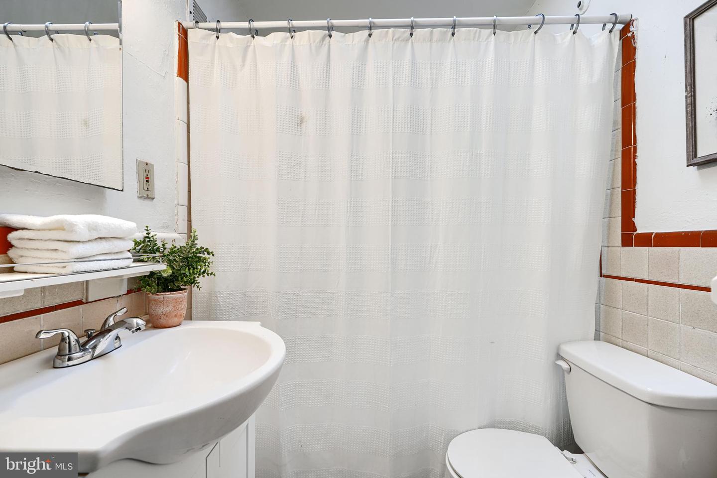 537 42ND ST NE, WASHINGTON, District Of Columbia 20019, 3 Bedrooms Bedrooms, ,3 BathroomsBathrooms,Residential,For sale,537 42ND ST NE,DCDC2233506 MLS # DCDC2233506