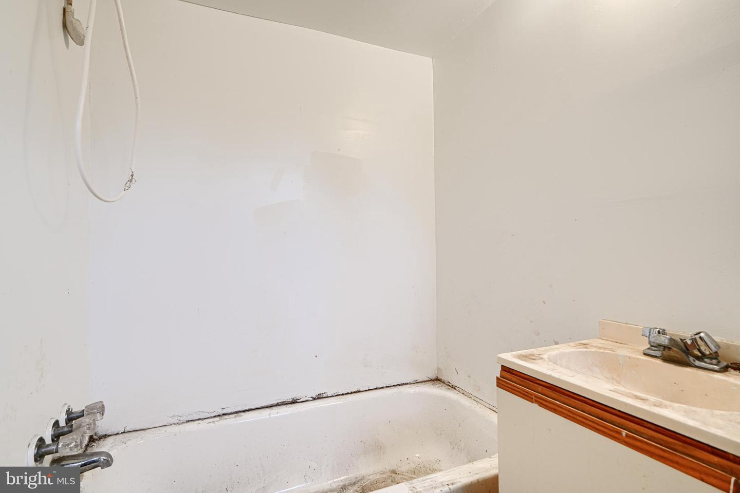 537 42ND ST NE, WASHINGTON, District Of Columbia 20019, 3 Bedrooms Bedrooms, ,3 BathroomsBathrooms,Residential,For sale,537 42ND ST NE,DCDC2233506 MLS # DCDC2233506