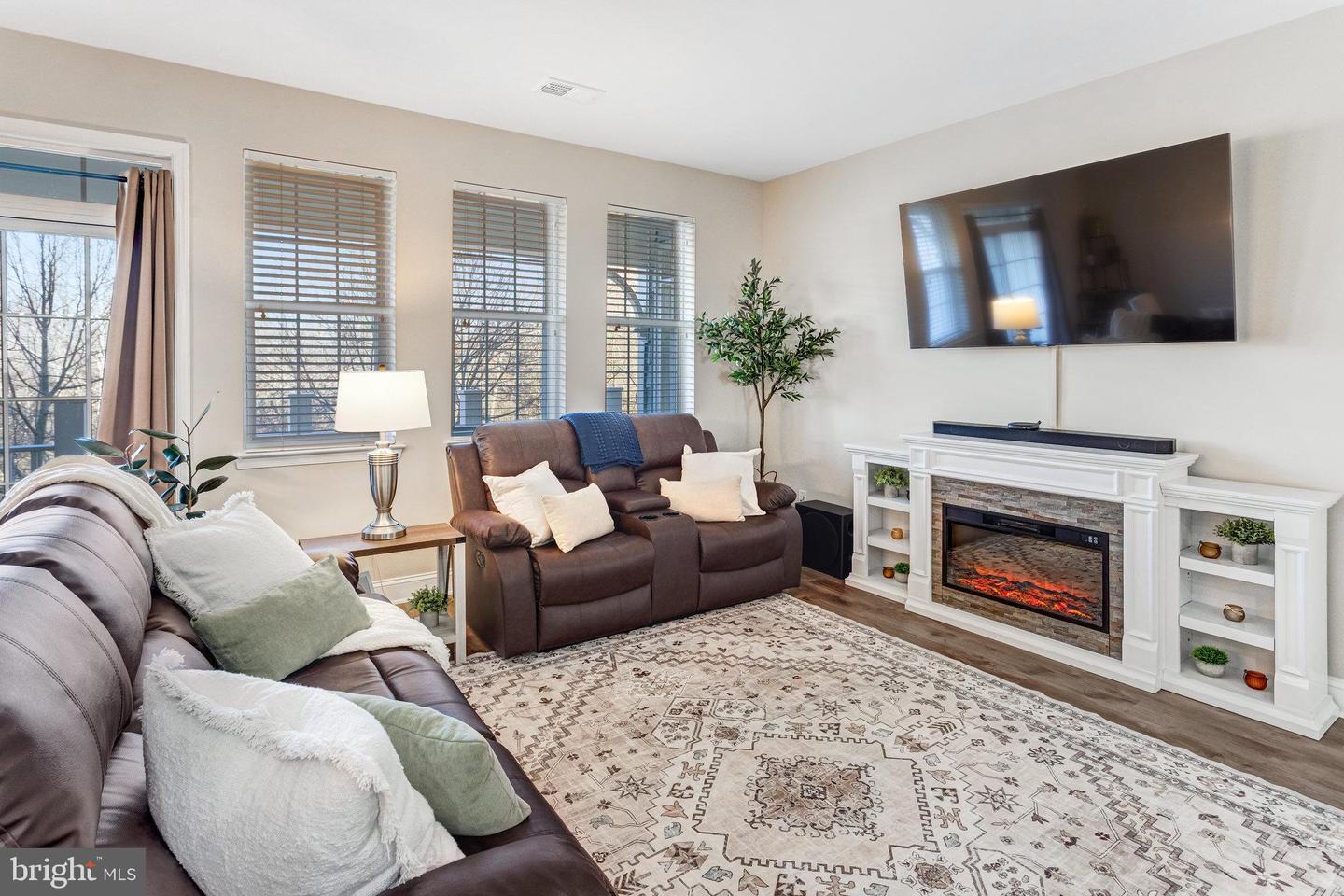 13804 GREENDALE DR #68, WOODBRIDGE, Virginia 22191, 4 Bedrooms Bedrooms, ,2 BathroomsBathrooms,Residential,For sale,13804 GREENDALE DR #68,VAPW2108556 MLS # VAPW2108556