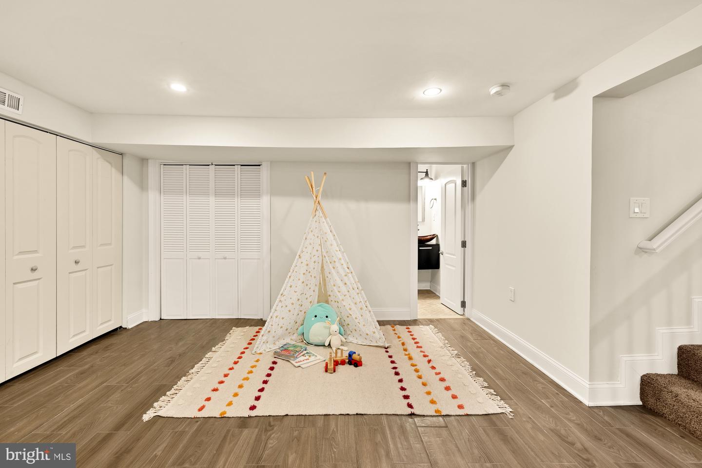 1406 LAWRENCE ST NE, WASHINGTON, District Of Columbia 20017, 4 Bedrooms Bedrooms, ,3 BathroomsBathrooms,Residential,For sale,1406 LAWRENCE ST NE,DCDC2233568 MLS # DCDC2233568