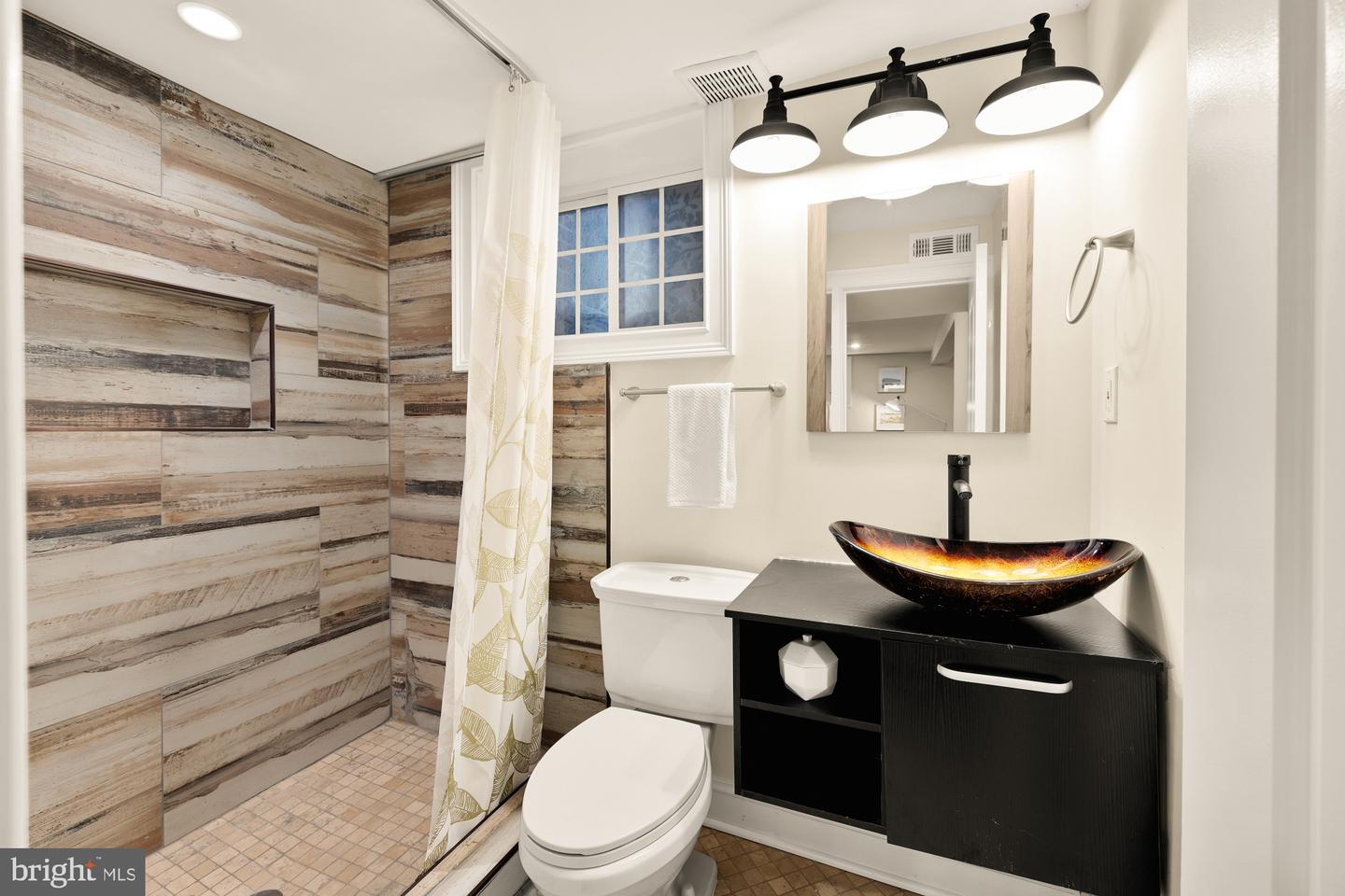 1406 LAWRENCE ST NE, WASHINGTON, District Of Columbia 20017, 4 Bedrooms Bedrooms, ,3 BathroomsBathrooms,Residential,For sale,1406 LAWRENCE ST NE,DCDC2233568 MLS # DCDC2233568