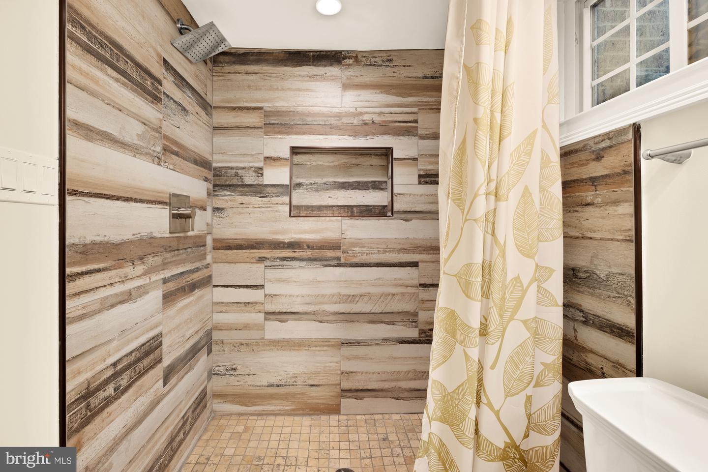 1406 LAWRENCE ST NE, WASHINGTON, District Of Columbia 20017, 4 Bedrooms Bedrooms, ,3 BathroomsBathrooms,Residential,For sale,1406 LAWRENCE ST NE,DCDC2233568 MLS # DCDC2233568