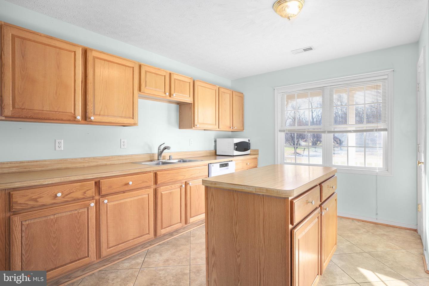 14671 DEEPWOOD LN, NOKESVILLE, Virginia 20181, 3 Bedrooms Bedrooms, ,2 BathroomsBathrooms,Residential,For sale,14671 DEEPWOOD LN,VAPW2108572 MLS # VAPW2108572