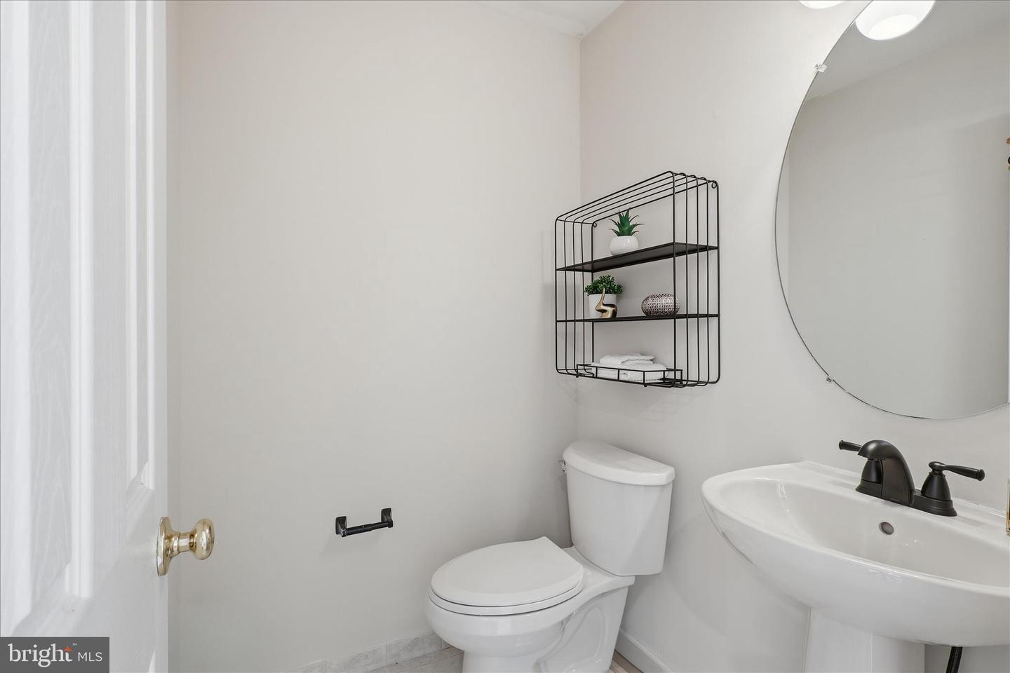 4126 GROVER GLEN CT, FAIRFAX, Virginia 22030, 3 Bedrooms Bedrooms, ,3 BathroomsBathrooms,Residential,For sale,4126 GROVER GLEN CT,VAFX2281316 MLS # VAFX2281316