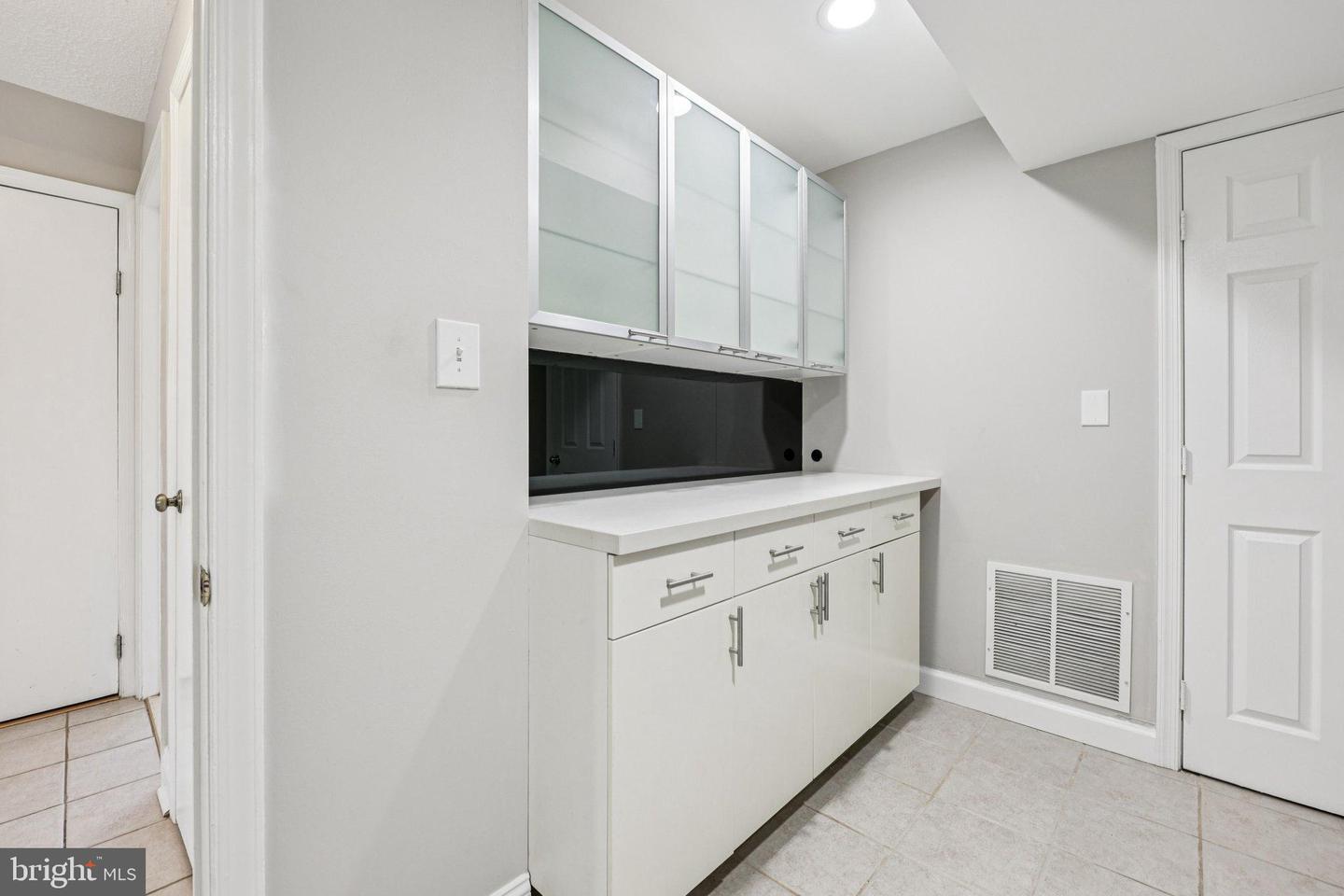 546 ROCKBRIDGE DR SE, LEESBURG, Virginia 20175, 4 Bedrooms Bedrooms, ,2 BathroomsBathrooms,Residential,For sale,546 ROCKBRIDGE DR SE,VALO2111934 MLS # VALO2111934