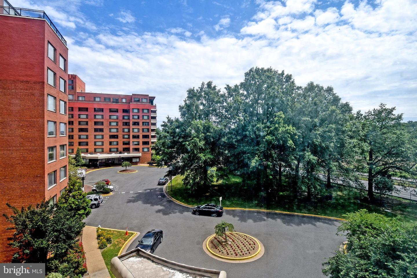 1111 ARLINGTON BLVD #905, ARLINGTON, Virginia 22209, 1 Bedroom Bedrooms, 2 Rooms Rooms,1 BathroomBathrooms,Residential,For sale,1111 ARLINGTON BLVD #905,VAAR2066592 MLS # VAAR2066592