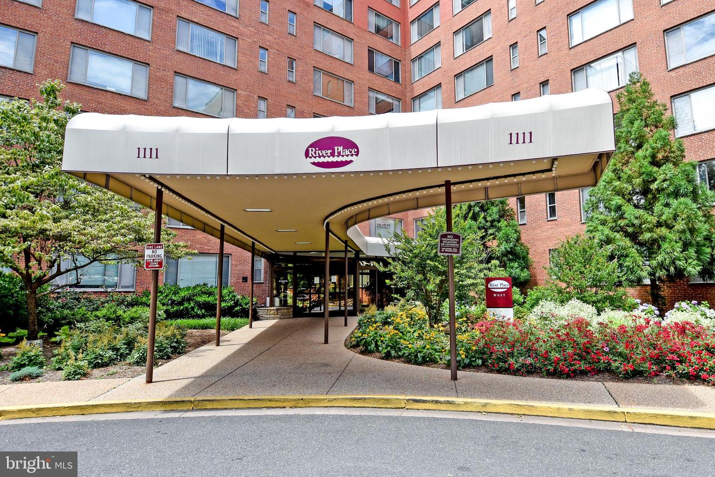 1111 ARLINGTON BLVD #905, ARLINGTON, Virginia 22209, 1 Bedroom Bedrooms, 2 Rooms Rooms,1 BathroomBathrooms,Residential,For sale,1111 ARLINGTON BLVD #905,VAAR2066592 MLS # VAAR2066592