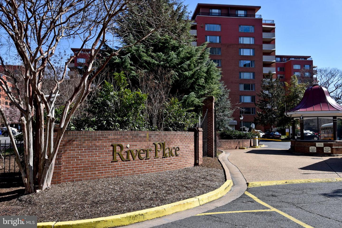1111 ARLINGTON BLVD #905, ARLINGTON, Virginia 22209, 1 Bedroom Bedrooms, 2 Rooms Rooms,1 BathroomBathrooms,Residential,For sale,1111 ARLINGTON BLVD #905,VAAR2066592 MLS # VAAR2066592