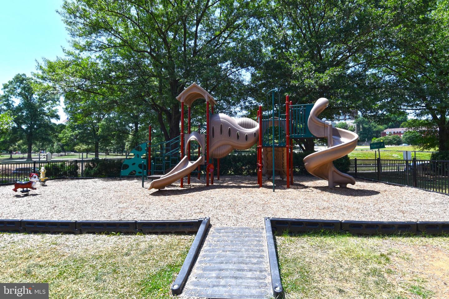 1111 ARLINGTON BLVD #905, ARLINGTON, Virginia 22209, 1 Bedroom Bedrooms, 2 Rooms Rooms,1 BathroomBathrooms,Residential,For sale,1111 ARLINGTON BLVD #905,VAAR2066592 MLS # VAAR2066592