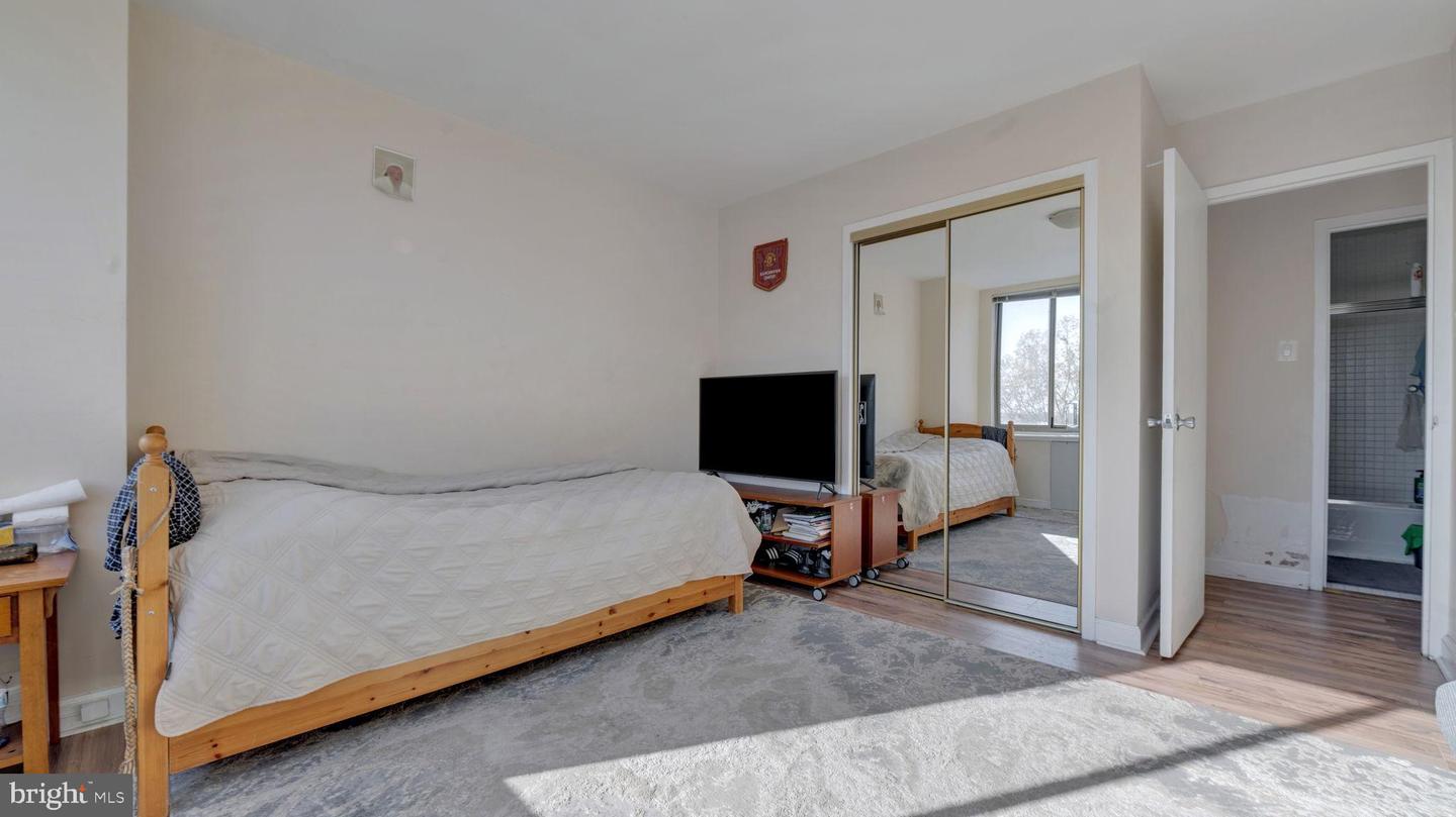 1111 ARLINGTON BLVD #905, ARLINGTON, Virginia 22209, 1 Bedroom Bedrooms, 2 Rooms Rooms,1 BathroomBathrooms,Residential,For sale,1111 ARLINGTON BLVD #905,VAAR2066592 MLS # VAAR2066592