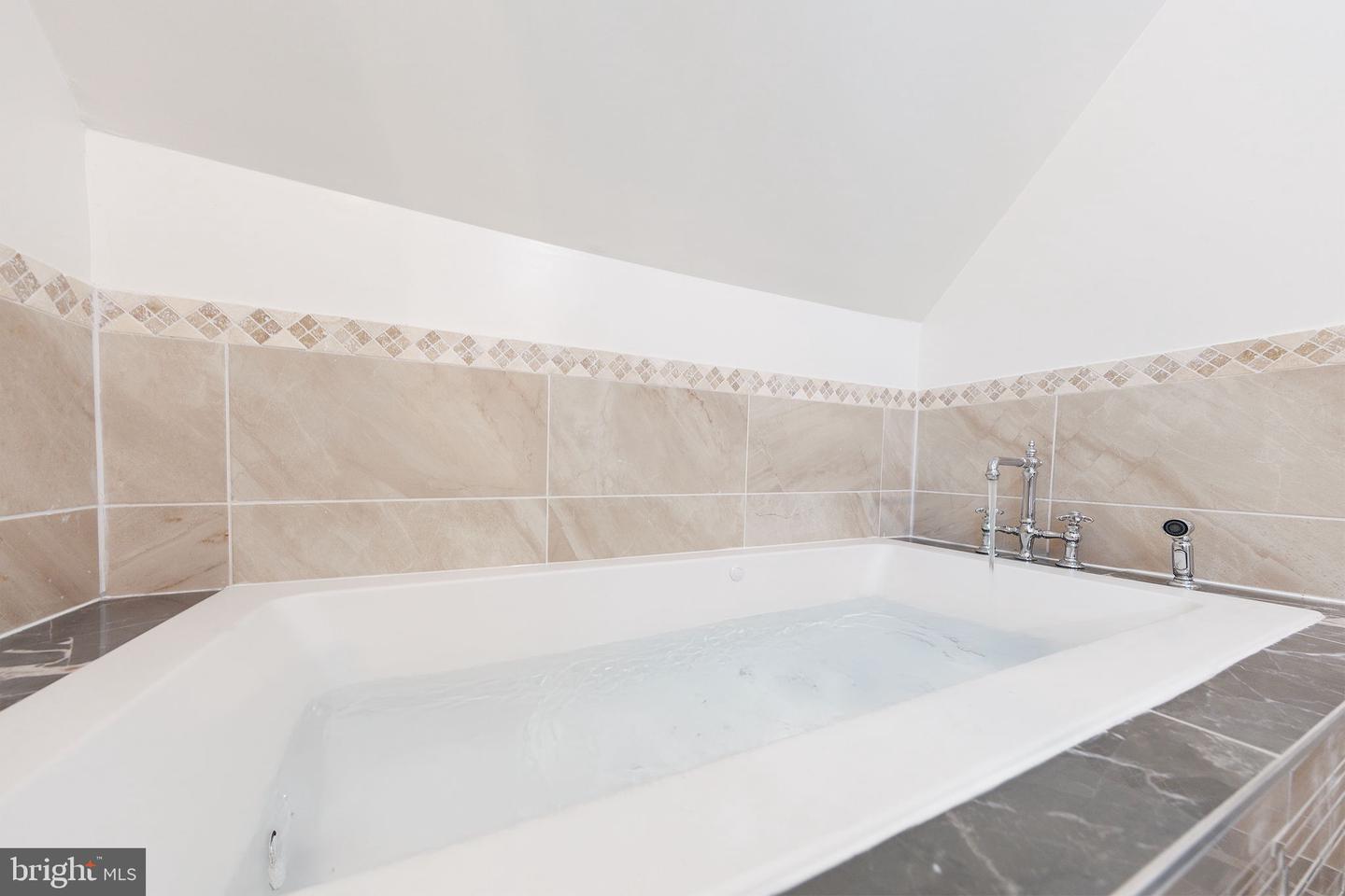 2806 FRANKLIN ST NE, WASHINGTON, District Of Columbia 20018, 6 Bedrooms Bedrooms, ,5 BathroomsBathrooms,Residential,For sale,2806 FRANKLIN ST NE,DCDC2233770 MLS # DCDC2233770