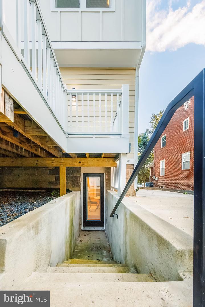 2806 FRANKLIN ST NE, WASHINGTON, District Of Columbia 20018, 6 Bedrooms Bedrooms, ,5 BathroomsBathrooms,Residential,For sale,2806 FRANKLIN ST NE,DCDC2233770 MLS # DCDC2233770