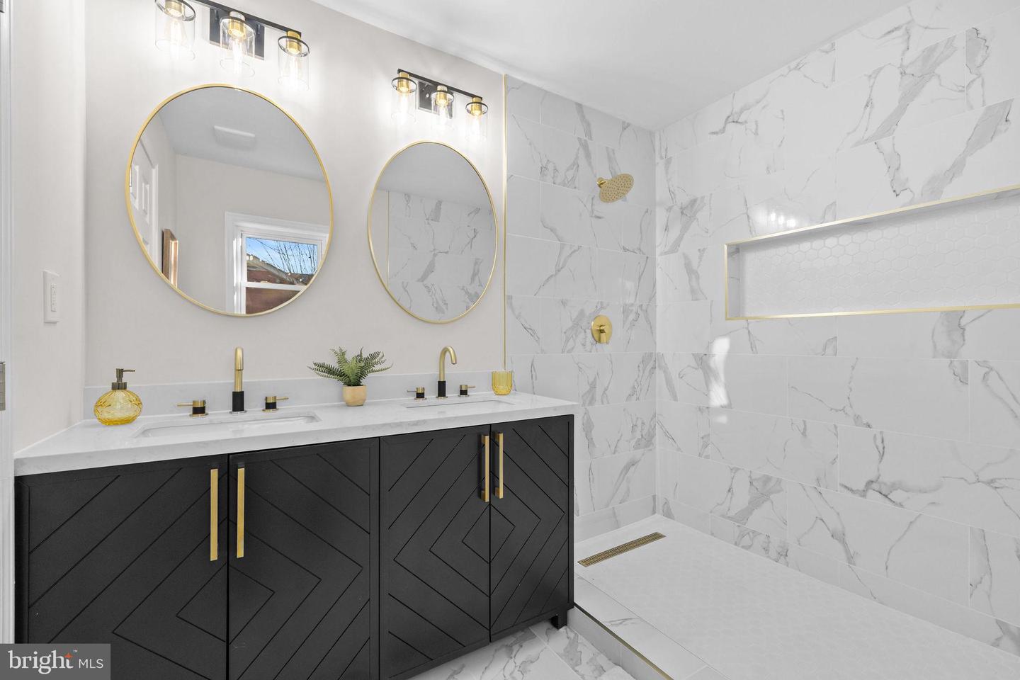 4405 LAUREL RD, ALEXANDRIA, Virginia 22309, 4 Bedrooms Bedrooms, ,3 BathroomsBathrooms,Residential,For sale,4405 LAUREL RD,VAFX2281384 MLS # VAFX2281384