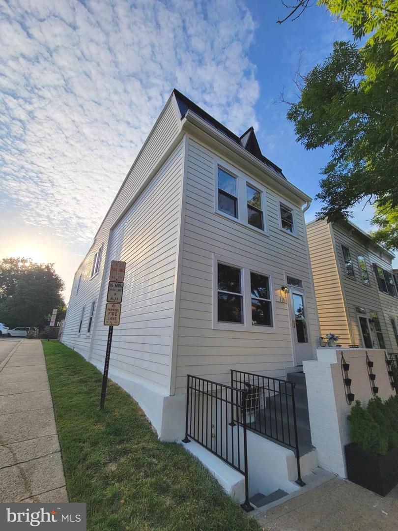 310 S ALFRED ST, ALEXANDRIA, Virginia 22314, 4 Bedrooms Bedrooms, ,3 BathroomsBathrooms,Residential,For sale,310 S ALFRED ST,VAAX2052172 MLS # VAAX2052172 310 S ALFRED ST, ALEXANDRIA, Virginia 22314, 4 Bedrooms Bedrooms, ,3 BathroomsBathrooms,Residential,For sale,310 S ALFRED ST,VAAX2052172 MLS # VAAX2052172