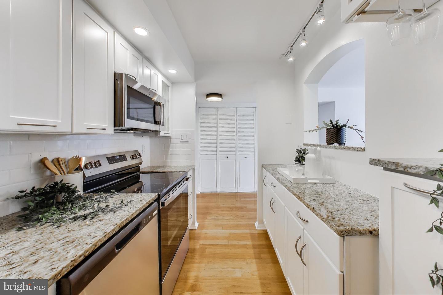 1325 18TH ST NW #1009, WASHINGTON, District Of Columbia 20036, 1 Bedroom Bedrooms, ,1 BathroomBathrooms,Residential,For sale,1325 18TH ST NW #1009,DCDC2233796 MLS # DCDC2233796