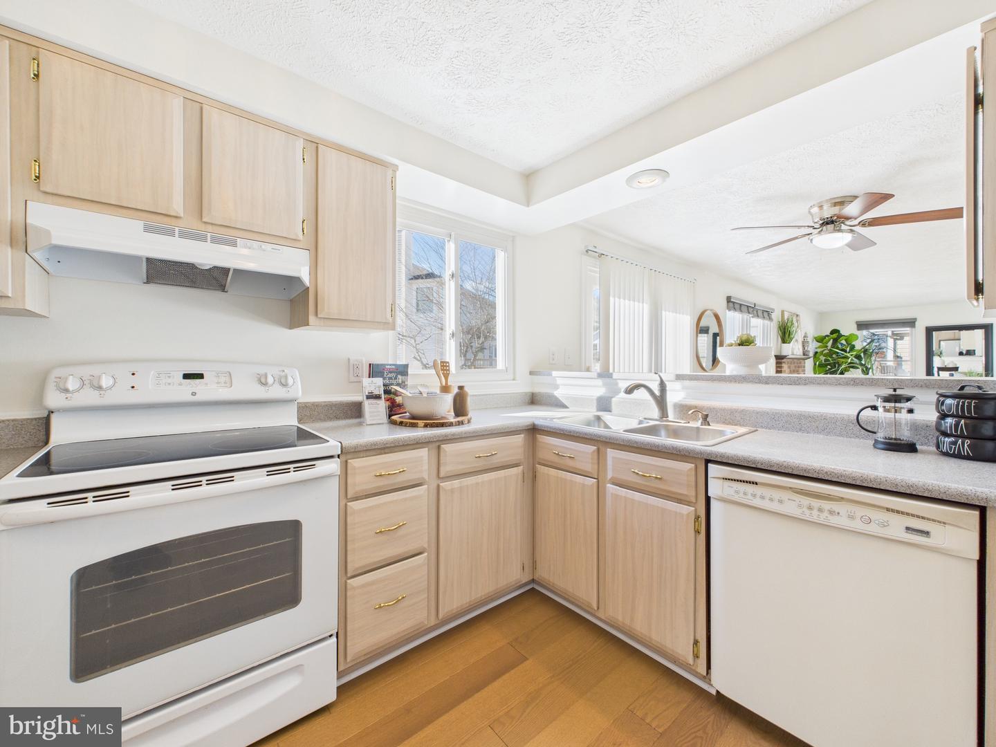 3711 SUMTER CT, FAIRFAX, Virginia 22033, 5 Bedrooms Bedrooms, ,3 BathroomsBathrooms,Residential,For sale,3711 SUMTER CT,VAFX2281424 MLS # VAFX2281424