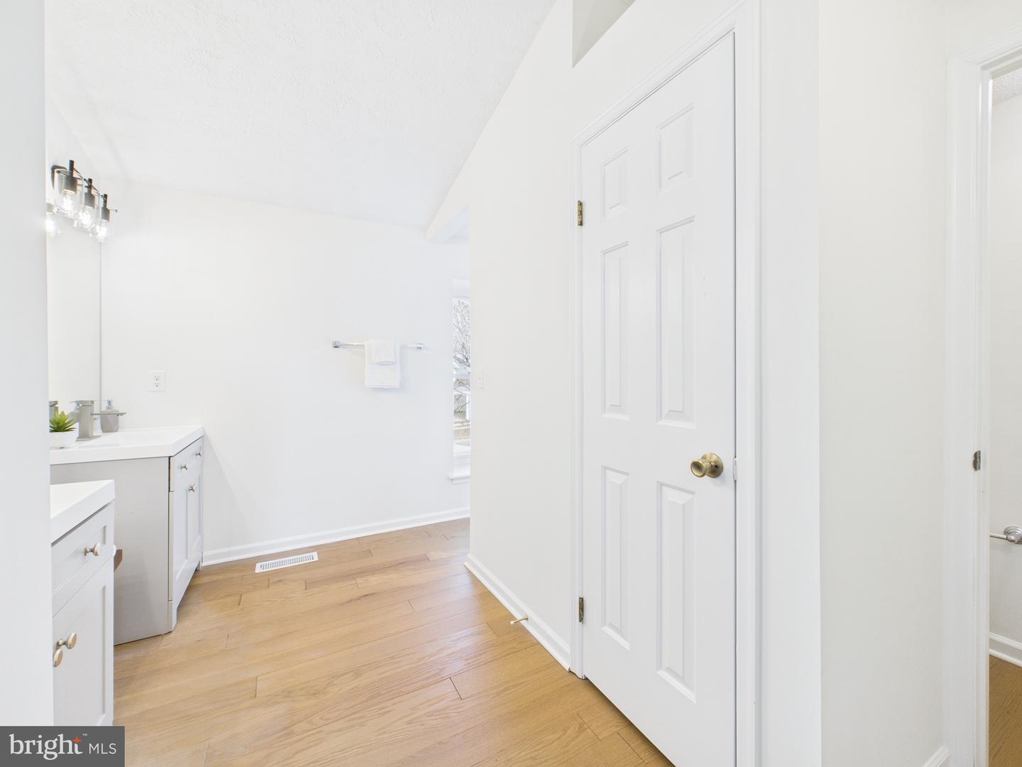 3711 SUMTER CT, FAIRFAX, Virginia 22033, 5 Bedrooms Bedrooms, ,3 BathroomsBathrooms,Residential,For sale,3711 SUMTER CT,VAFX2281424 MLS # VAFX2281424