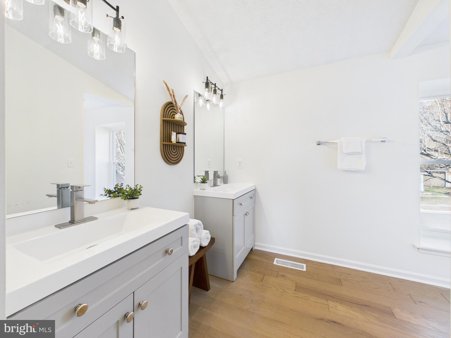 3711 SUMTER CT, FAIRFAX, Virginia 22033, 5 Bedrooms Bedrooms, ,3 BathroomsBathrooms,Residential,For sale,3711 SUMTER CT,VAFX2281424 MLS # VAFX2281424