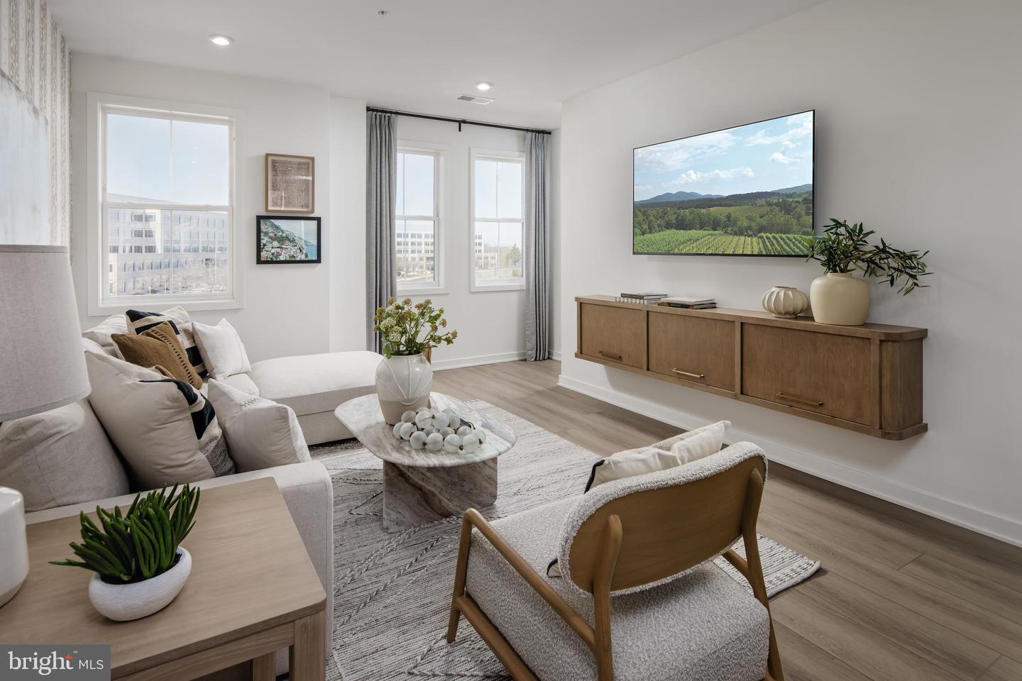 4751 SULLY POINT LN, CHANTILLY, Virginia 20151, 2 Bedrooms Bedrooms, ,2 BathroomsBathrooms,Residential,For sale,4751 SULLY POINT LN,VAFX2281428 MLS # VAFX2281428