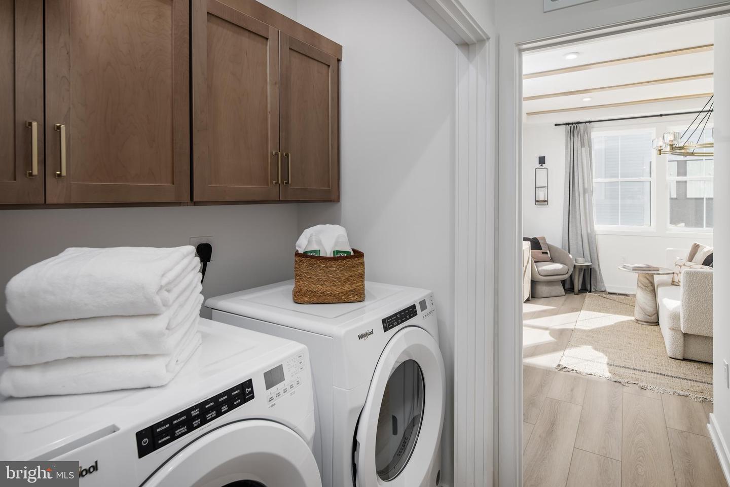 4751 SULLY POINT LN, CHANTILLY, Virginia 20151, 2 Bedrooms Bedrooms, ,2 BathroomsBathrooms,Residential,For sale,4751 SULLY POINT LN,VAFX2281428 MLS # VAFX2281428