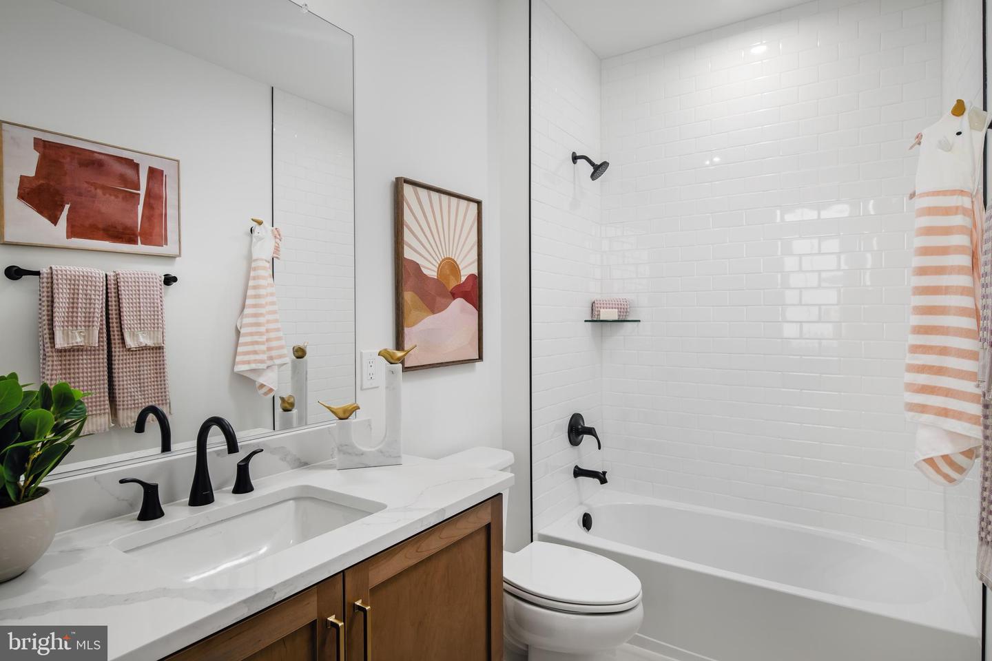 4751 SULLY POINT LN, CHANTILLY, Virginia 20151, 2 Bedrooms Bedrooms, ,2 BathroomsBathrooms,Residential,For sale,4751 SULLY POINT LN,VAFX2281428 MLS # VAFX2281428