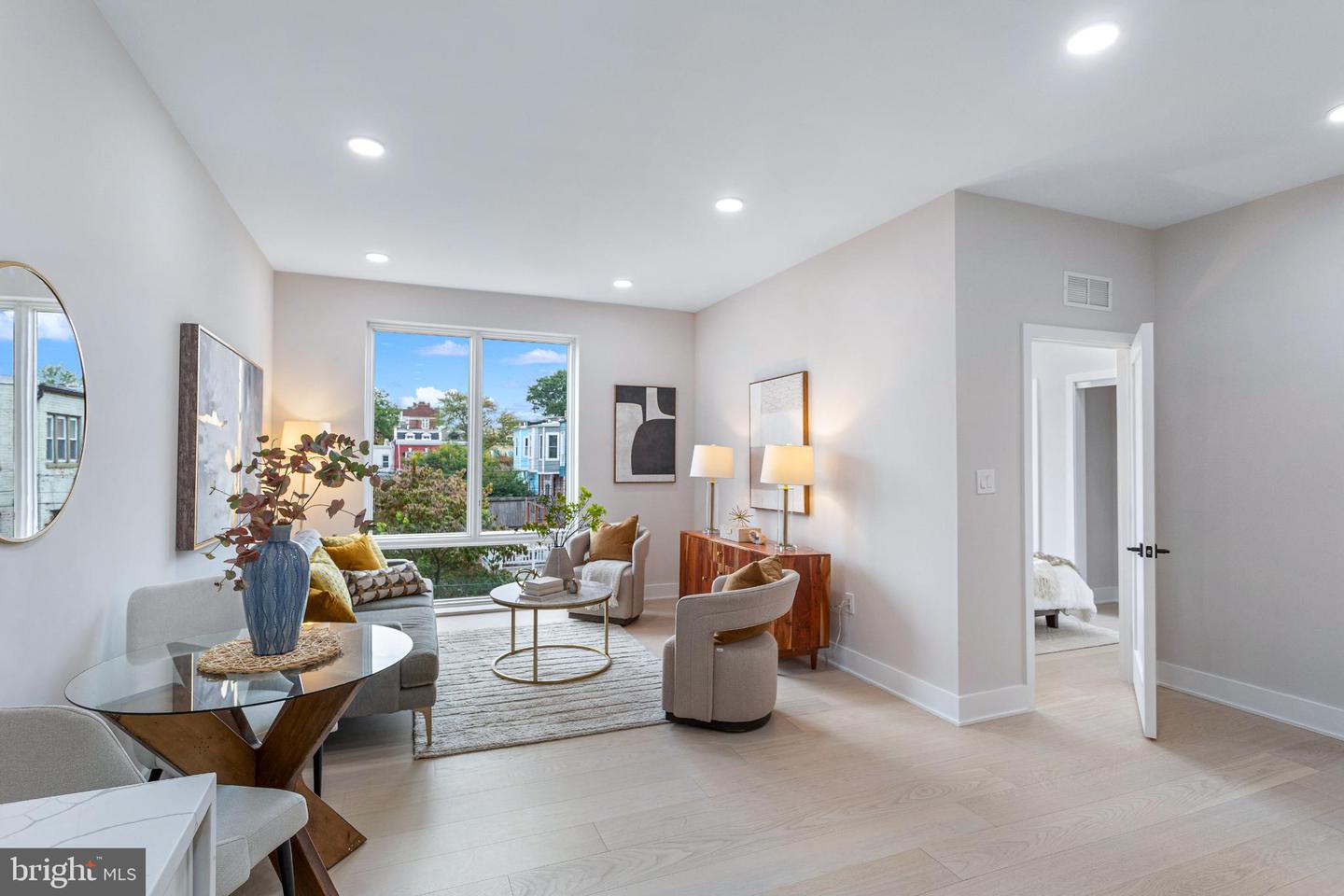 1516 EAST CAPITOL ST NE #B, WASHINGTON, District Of Columbia 20003, 1 Bedroom Bedrooms, ,1 BathroomBathrooms,Residential,For sale,1516 EAST CAPITOL ST NE #B,DCDC2233828 MLS # DCDC2233828