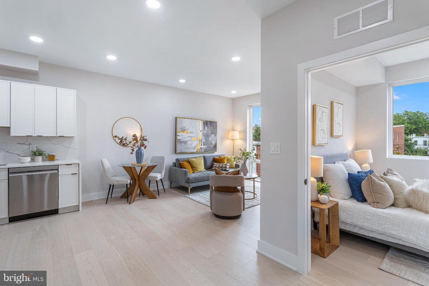 1516 EAST CAPITOL ST NE #B, WASHINGTON, District Of Columbia 20003, 1 Bedroom Bedrooms, ,1 BathroomBathrooms,Residential,For sale,1516 EAST CAPITOL ST NE #B,DCDC2233828 MLS # DCDC2233828