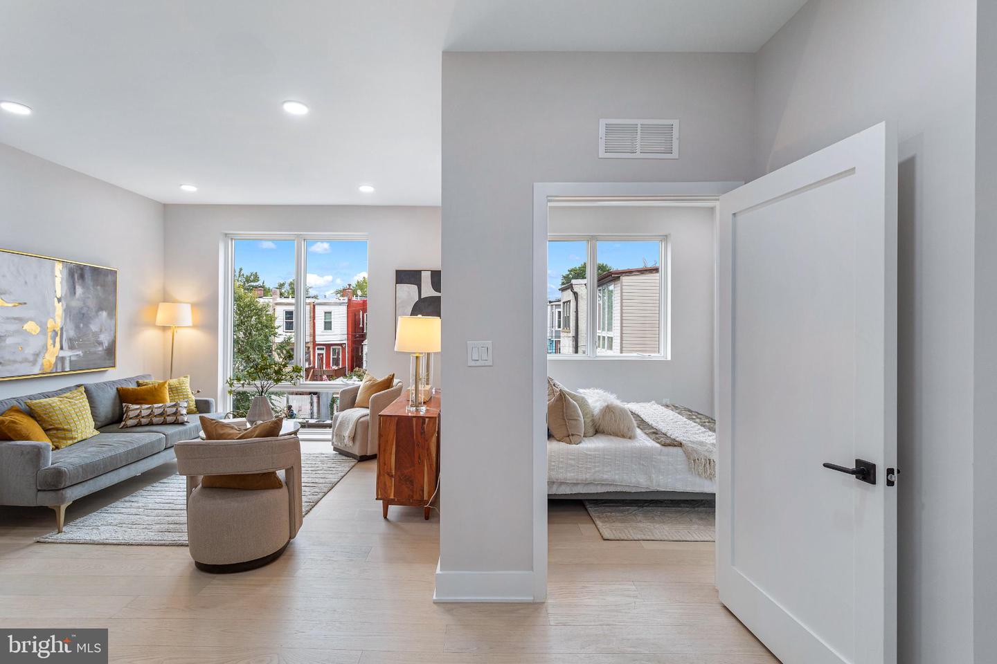 1516 EAST CAPITOL ST NE #B, WASHINGTON, District Of Columbia 20003, 1 Bedroom Bedrooms, ,1 BathroomBathrooms,Residential,For sale,1516 EAST CAPITOL ST NE #B,DCDC2233828 MLS # DCDC2233828