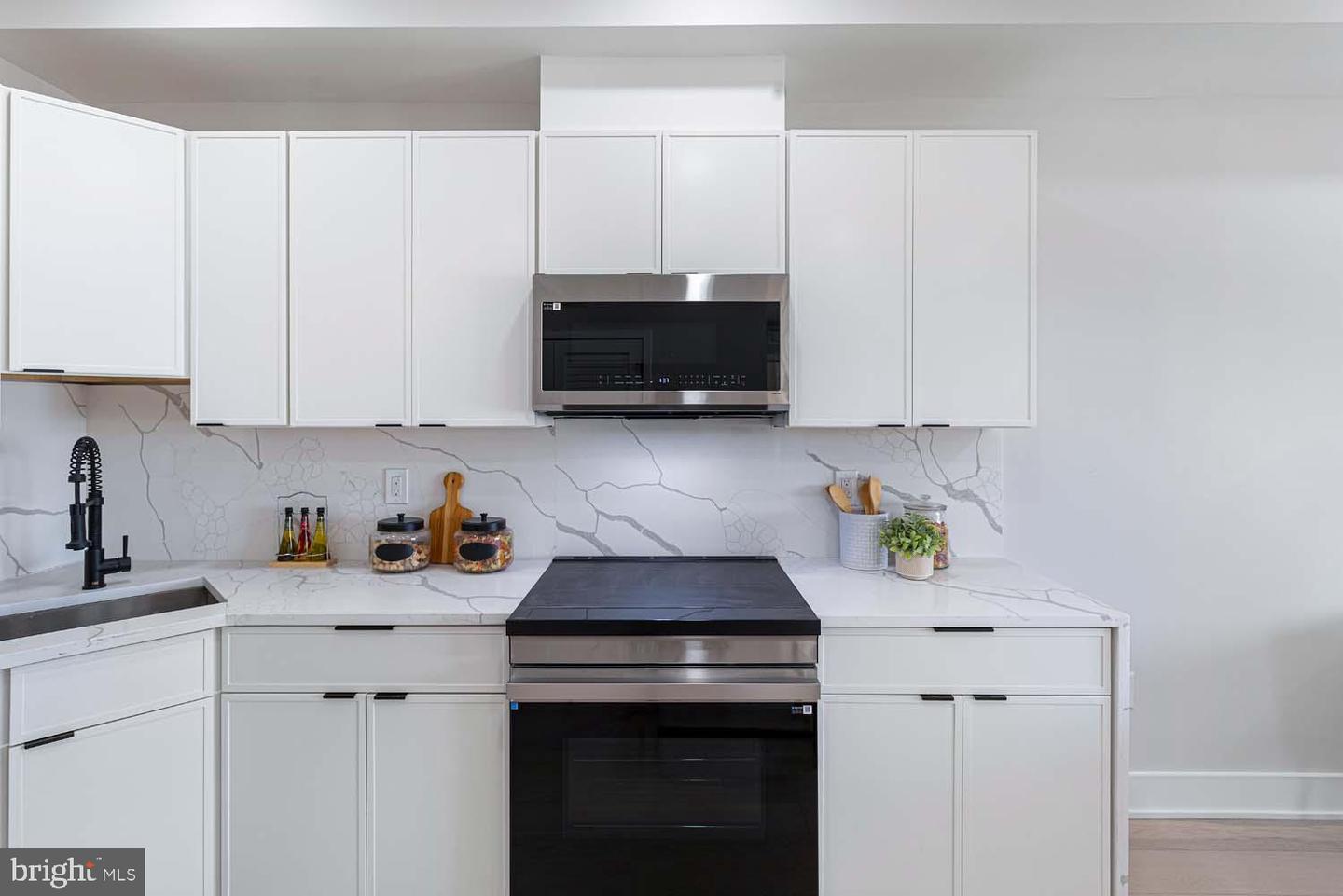 1516 EAST CAPITOL ST NE #15, WASHINGTON, District Of Columbia 20003, 2 Bedrooms Bedrooms, ,2 BathroomsBathrooms,Residential,For sale,1516 EAST CAPITOL ST NE #15,DCDC2233832 MLS # DCDC2233832