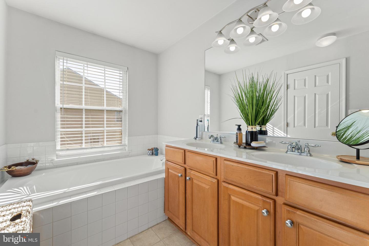 1408 WILCOX AVE, FREDERICKSBURG, Virginia 22401, 4 Bedrooms Bedrooms, ,3 BathroomsBathrooms,Residential,For sale,1408 WILCOX AVE,VAFB2009372 MLS # VAFB2009372