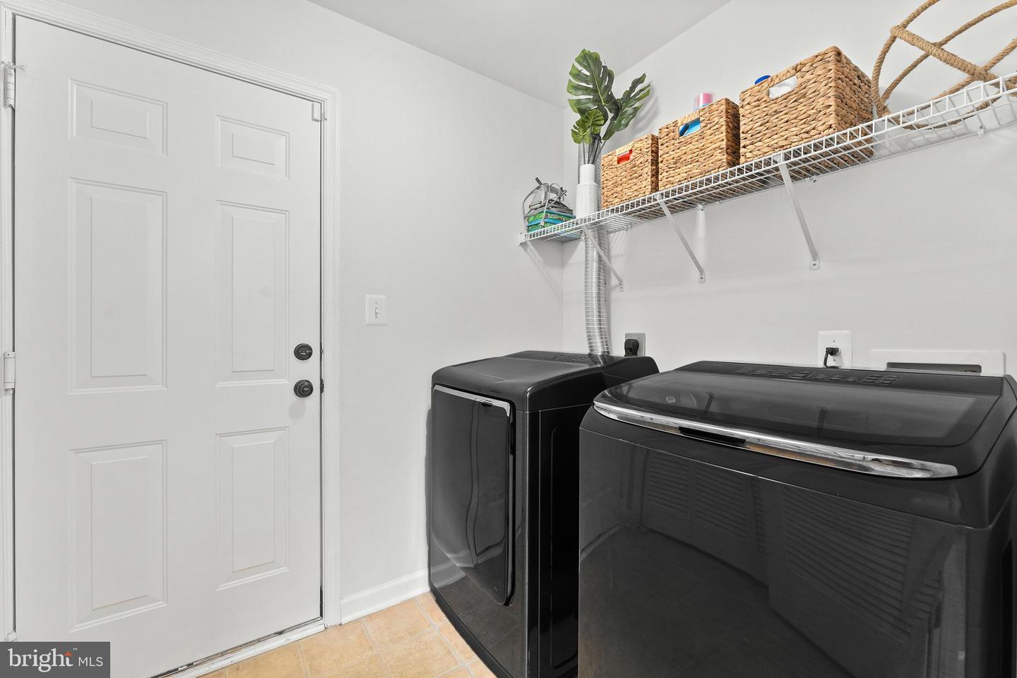 1408 WILCOX AVE, FREDERICKSBURG, Virginia 22401, 4 Bedrooms Bedrooms, ,3 BathroomsBathrooms,Residential,For sale,1408 WILCOX AVE,VAFB2009372 MLS # VAFB2009372