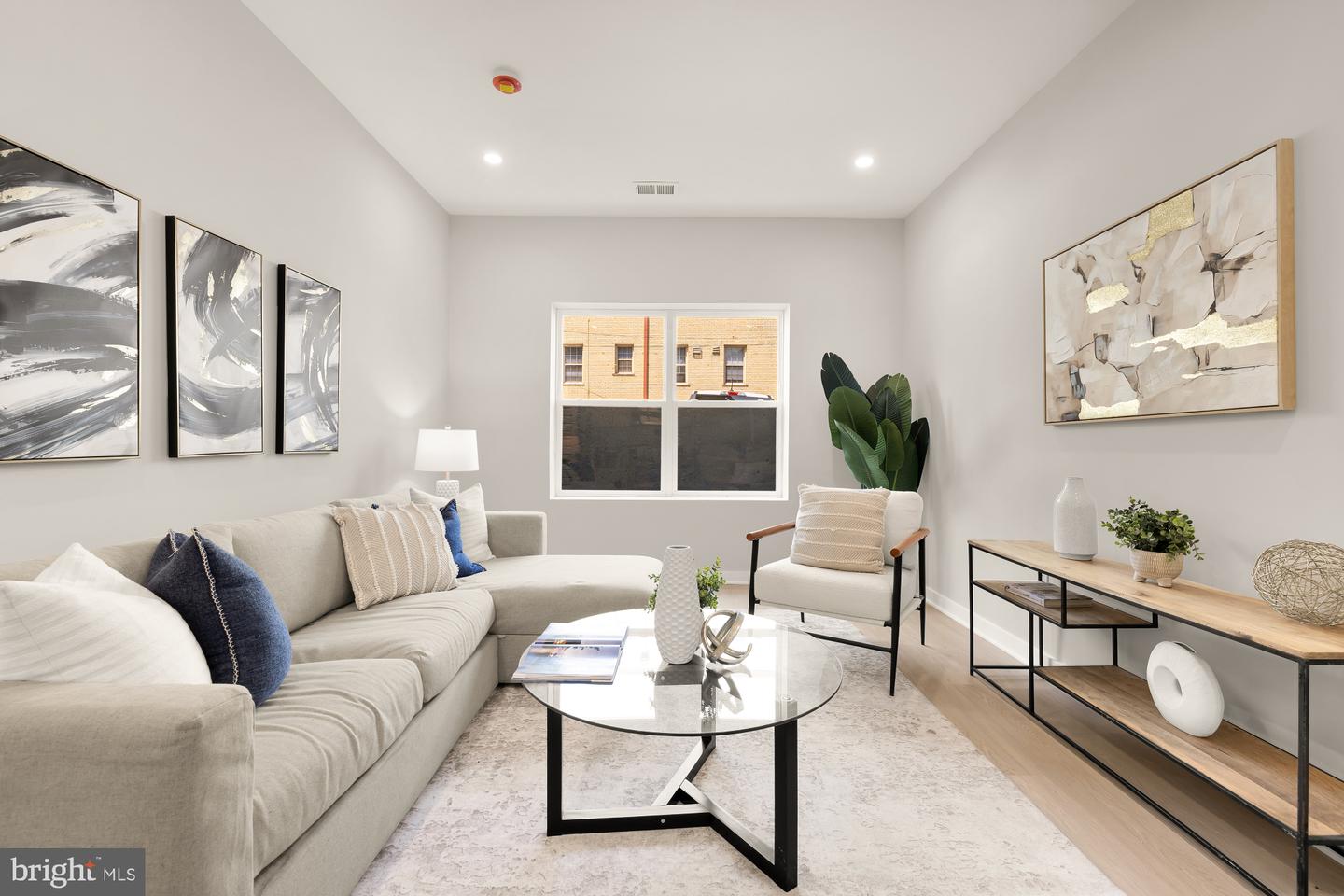 2606 41ST ST NW #1, WASHINGTON, District Of Columbia 20007, 2 Bedrooms Bedrooms, ,2 BathroomsBathrooms,Residential,For sale,2606 41ST ST NW #1,DCDC2233842 MLS # DCDC2233842