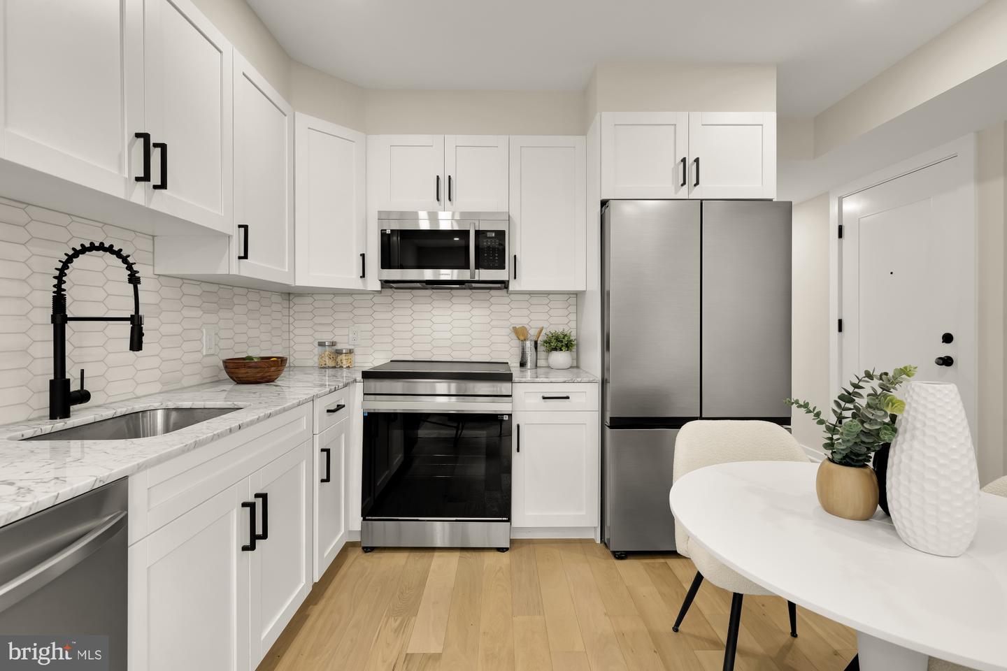 2606 41ST ST NW #6, WASHINGTON, District Of Columbia 20007, 2 Bedrooms Bedrooms, ,2 BathroomsBathrooms,Residential,For sale,2606 41ST ST NW #6,DCDC2233852 MLS # DCDC2233852