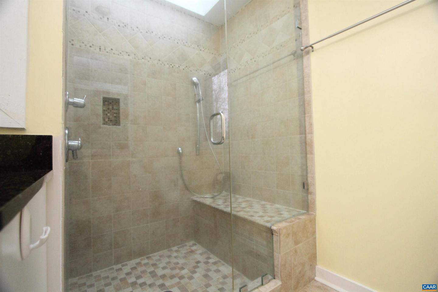 50 LYNNWOOD LN, CHARLOTTESVILLE, Virginia 22901, 5 Bedrooms Bedrooms, ,3 BathroomsBathrooms,Residential,For sale,50 LYNNWOOD LN,671608 MLS # 671608