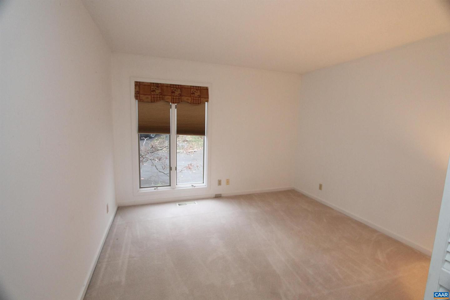 50 LYNNWOOD LN, CHARLOTTESVILLE, Virginia 22901, 5 Bedrooms Bedrooms, ,3 BathroomsBathrooms,Residential,For sale,50 LYNNWOOD LN,671608 MLS # 671608