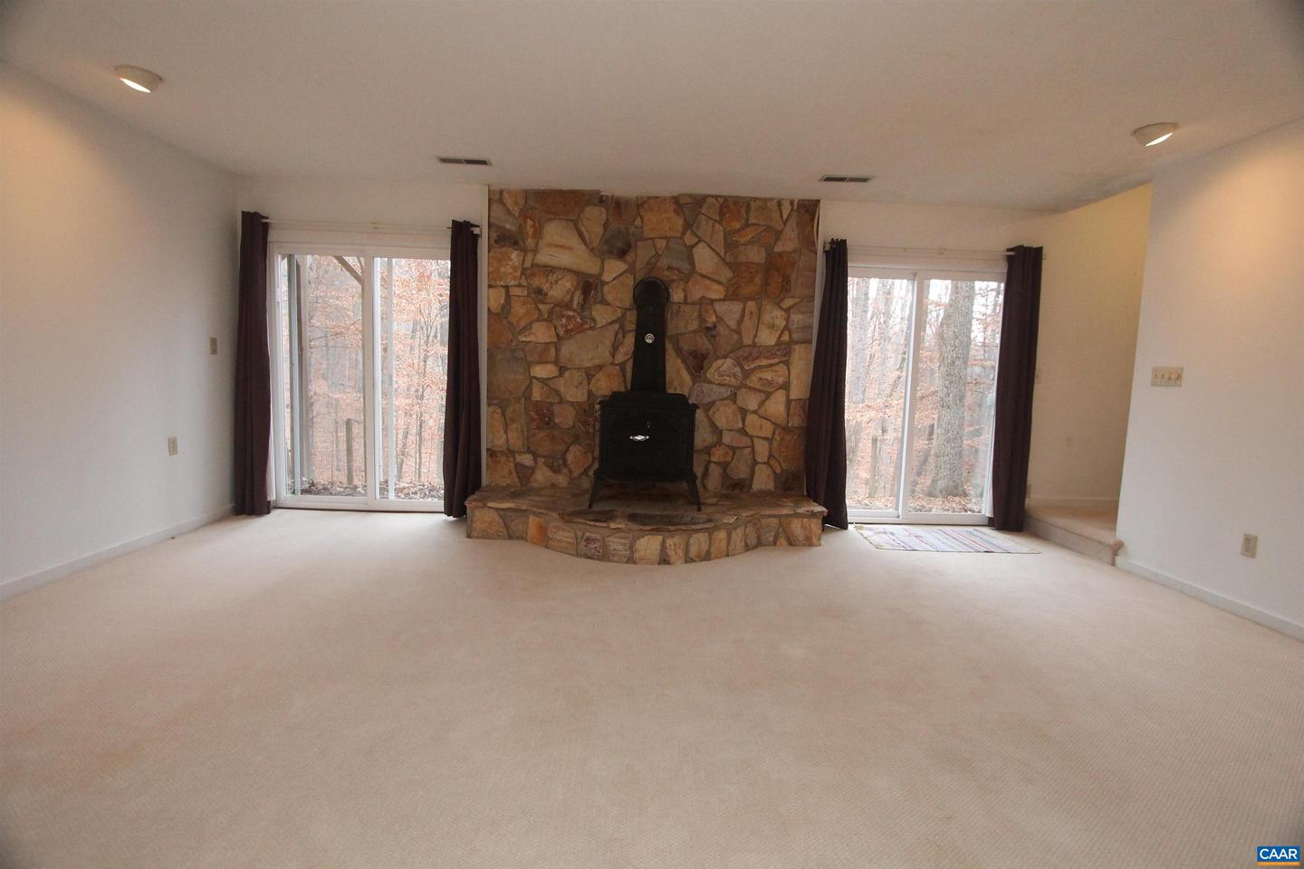 50 LYNNWOOD LN, CHARLOTTESVILLE, Virginia 22901, 5 Bedrooms Bedrooms, ,3 BathroomsBathrooms,Residential,For sale,50 LYNNWOOD LN,671608 MLS # 671608