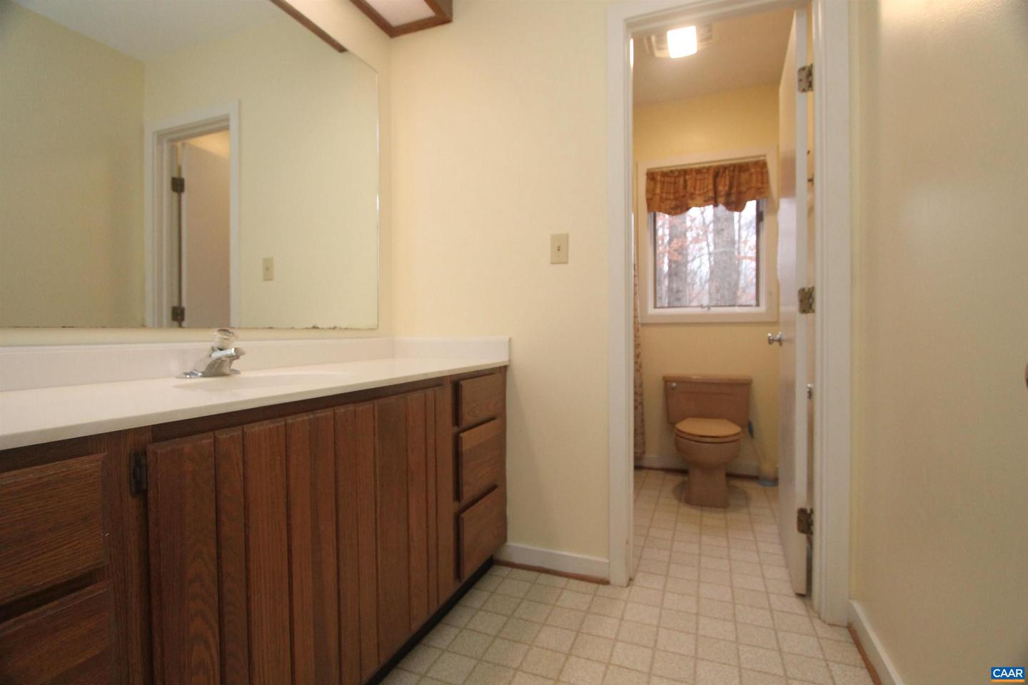 50 LYNNWOOD LN, CHARLOTTESVILLE, Virginia 22901, 5 Bedrooms Bedrooms, ,3 BathroomsBathrooms,Residential,For sale,50 LYNNWOOD LN,671608 MLS # 671608