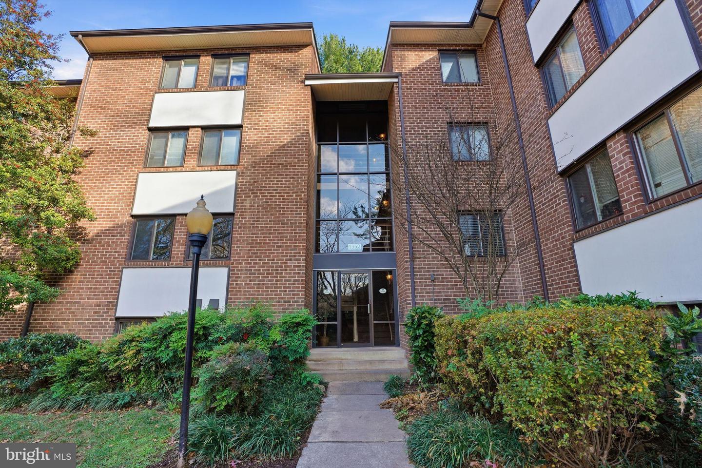 1552 NORTHGATE SQ #12B, RESTON, Virginia 20190, 2 Bedrooms Bedrooms, ,1 BathroomBathrooms,Residential,For sale,1552 NORTHGATE SQ #12B,VAFX2240626 MLS # VAFX2240626
