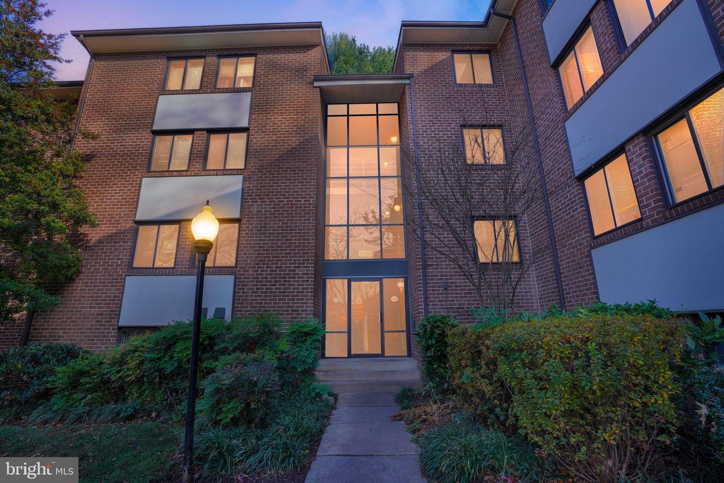 1552 NORTHGATE SQ #12B, RESTON, Virginia 20190, 2 Bedrooms Bedrooms, ,1 BathroomBathrooms,Residential,For sale,1552 NORTHGATE SQ #12B,VAFX2240626 MLS # VAFX2240626