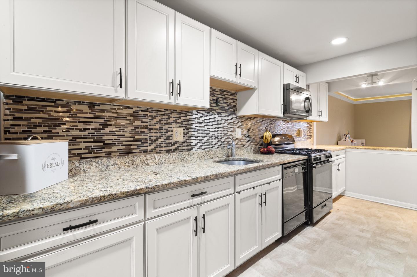 1315 MEAD TER, WOODBRIDGE, Virginia 22191, 3 Bedrooms Bedrooms, 6 Rooms Rooms,3 BathroomsBathrooms,Residential,For sale,1315 MEAD TER,VAPW2101628 MLS # VAPW2101628