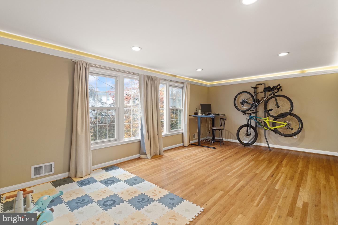 1315 MEAD TER, WOODBRIDGE, Virginia 22191, 3 Bedrooms Bedrooms, 6 Rooms Rooms,3 BathroomsBathrooms,Residential,For sale,1315 MEAD TER,VAPW2101628 MLS # VAPW2101628