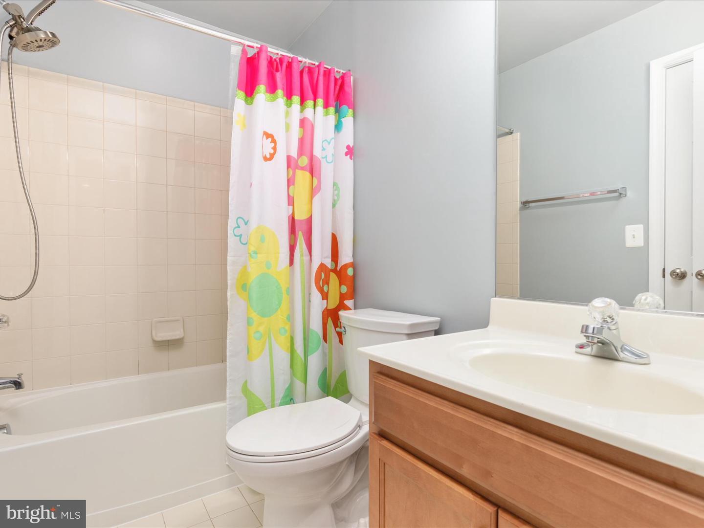 2433 BATTERY HILL CIR, WOODBRIDGE, Virginia 22191, 4 Bedrooms Bedrooms, 8 Rooms Rooms,3 BathroomsBathrooms,Residential,For sale,2433 BATTERY HILL CIR,VAPW2101840 MLS # VAPW2101840