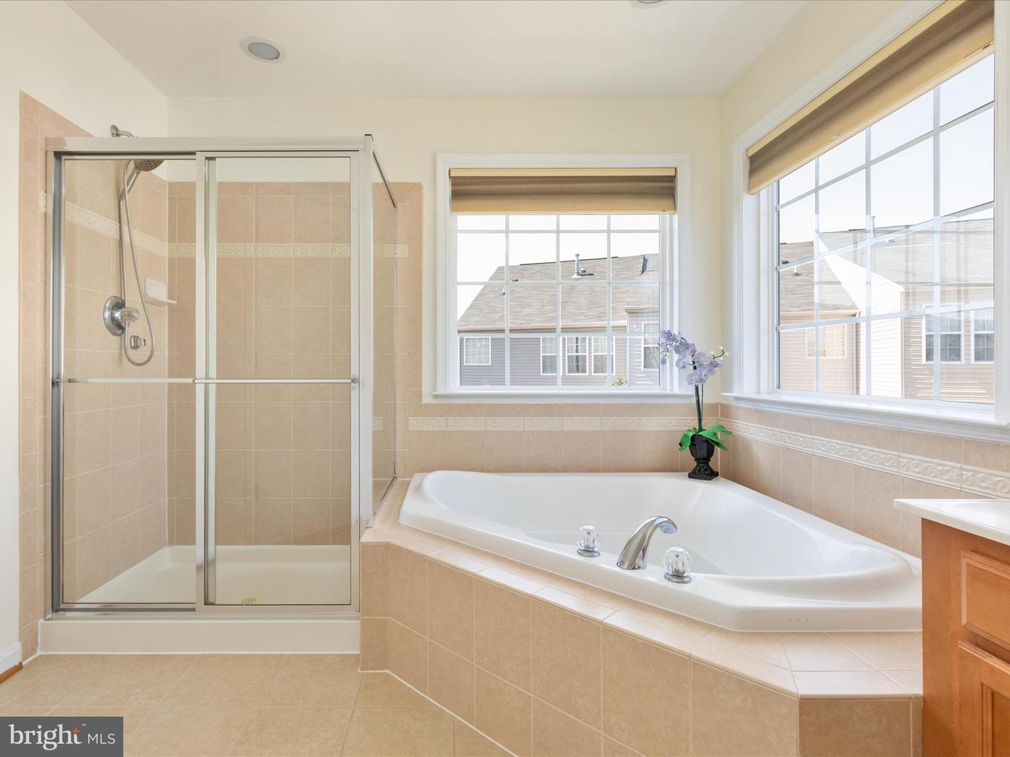 2433 BATTERY HILL CIR, WOODBRIDGE, Virginia 22191, 4 Bedrooms Bedrooms, 8 Rooms Rooms,3 BathroomsBathrooms,Residential,For sale,2433 BATTERY HILL CIR,VAPW2101840 MLS # VAPW2101840