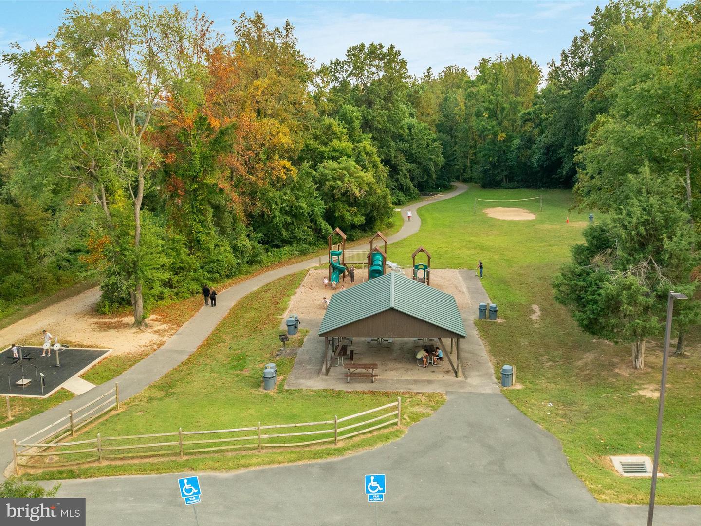 2433 BATTERY HILL CIR, WOODBRIDGE, Virginia 22191, 4 Bedrooms Bedrooms, 8 Rooms Rooms,3 BathroomsBathrooms,Residential,For sale,2433 BATTERY HILL CIR,VAPW2101840 MLS # VAPW2101840